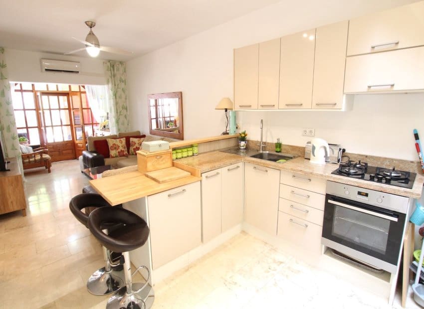 3 bedroom Villa for sale in Orihuela Costa with pool - € 395,000 (Ref: 9841060)