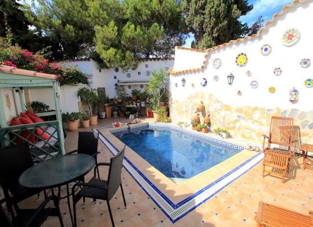 3 makuuhuone Huvila myytävänä paikassa La Zenia, Orihuela mukana uima-altaan - 395 000 € (Ref: 9841060)