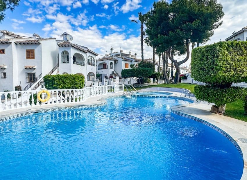 2 bedroom Apartment for sale in Aguas Nuevas with pool - € 169,000 (Ref: 9841061)