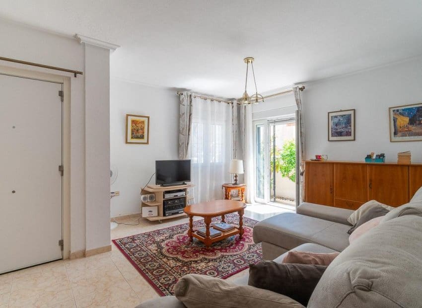 Chalet de 2 habitaciones en Orihuela Costa en venta con piscina - 264.000 € (Ref: 9841063)