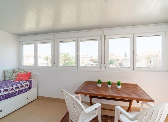 Chalet de 2 habitaciones en Playa Flamenca, Orihuela en venta con piscina - 264.000 € (Ref: 9841063)