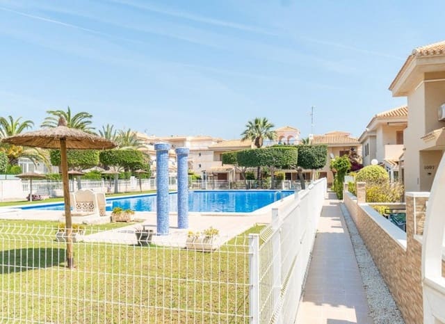 Chalet de 2 habitaciones en Playa Flamenca, Orihuela en venta con piscina - 264.000 € (Ref: 9841063)
