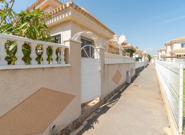 Chalet de 2 habitaciones en Playa Flamenca, Orihuela en venta con piscina - 264.000 € (Ref: 9841063)