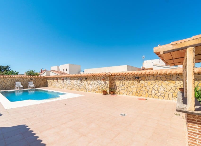 4 soveværelse Villa til salg i Torrevieja med swimmingpool - € 549.000 (Ref: 9841064)