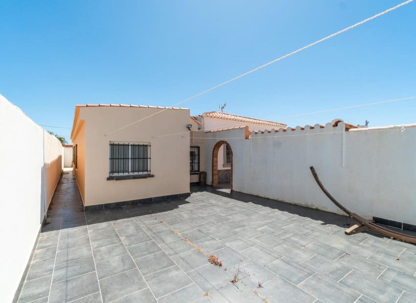 4 soveværelse Villa til salg i Torrevieja med swimmingpool - € 549.000 (Ref: 9841064)