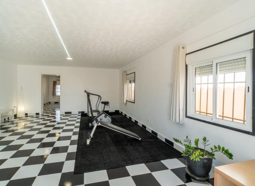 4 soveværelse Villa til salg i Torrevieja med swimmingpool - € 549.000 (Ref: 9841064)