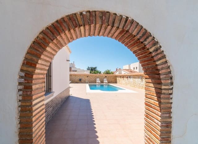 4 chambre Villa/Maison à vendre à El Chaparral - La Siesta - La Torreta, Torrevieja avec piscine - 549 000 € (Ref: 9841064)