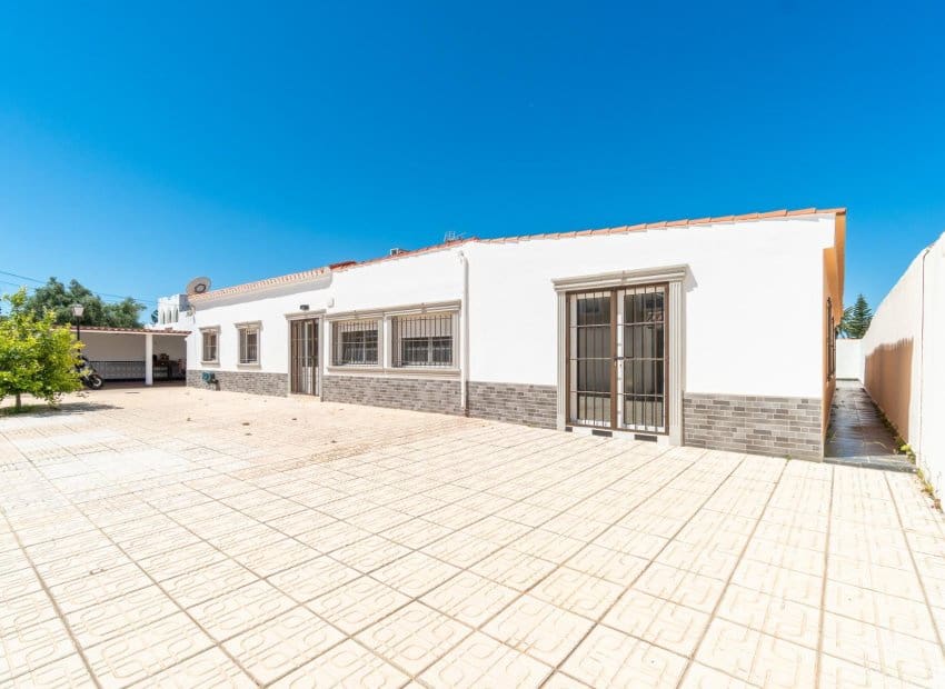 4 soveværelse Villa til salg i Torrevieja med swimmingpool - € 549.000 (Ref: 9841064)