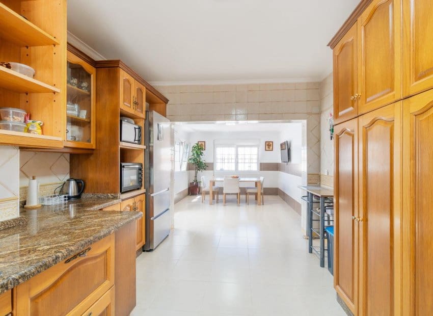 4 soveværelse Villa til salg i Torrevieja med swimmingpool - € 549.000 (Ref: 9841064)