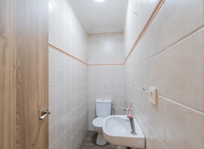 4 soveværelse Villa til salg i Torrevieja med swimmingpool - € 549.000 (Ref: 9841064)