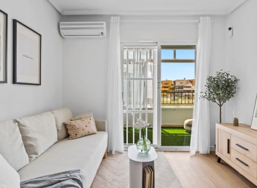 2 bedroom Apartment for sale in Orihuela Costa with pool - € 199,800 (Ref: 9841066)