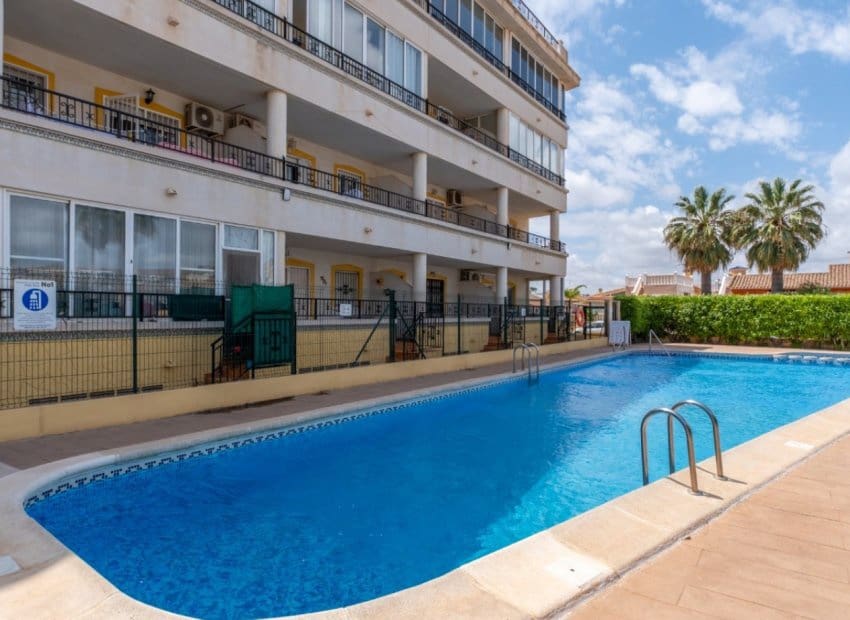 2 bedroom Apartment for sale in Orihuela Costa with pool - € 199,800 (Ref: 9841066)