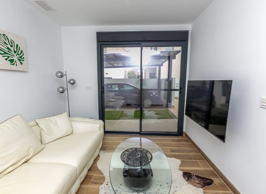 3 bedroom Villa for sale in Los Montesinos with pool - € 525,000 (Ref: 9843990)