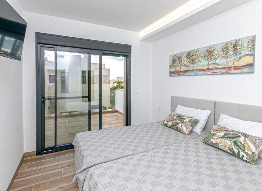 3 bedroom Villa for sale in Los Montesinos with pool - € 525,000 (Ref: 9843990)