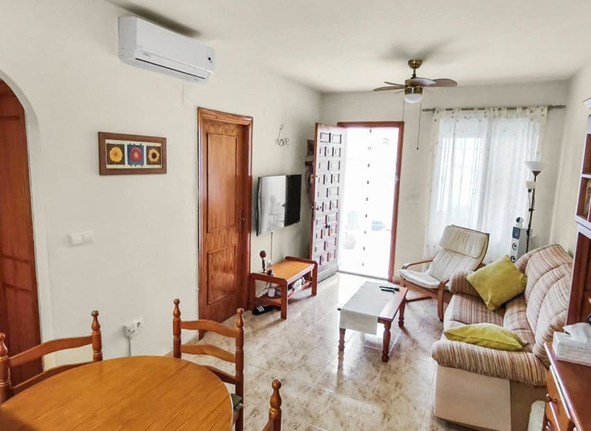 2 sovrum Lägenhet till salu i Playa Flamenca med pool - 176 900 € (Ref: 9847691)