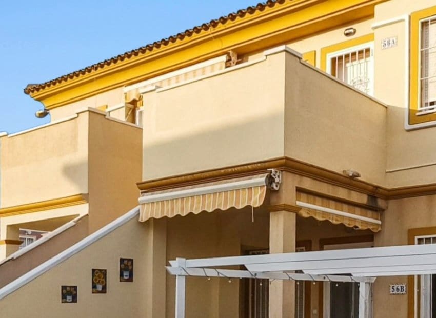 2 sovrum Lägenhet till salu i Playa Flamenca med pool - 176 900 € (Ref: 9847691)