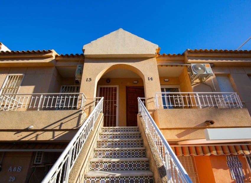 2 soverom Leilighet til salgs i Torrevieja med svømmebasseng - € 149 990 (Ref: 9847695)
