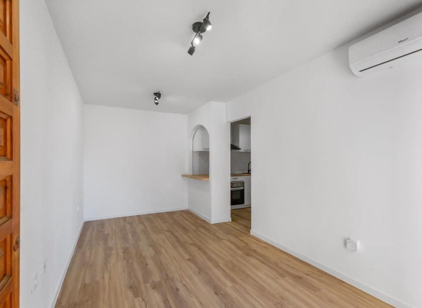 2 soverom Leilighet til salgs i Torrevieja med svømmebasseng - € 149 990 (Ref: 9847695)
