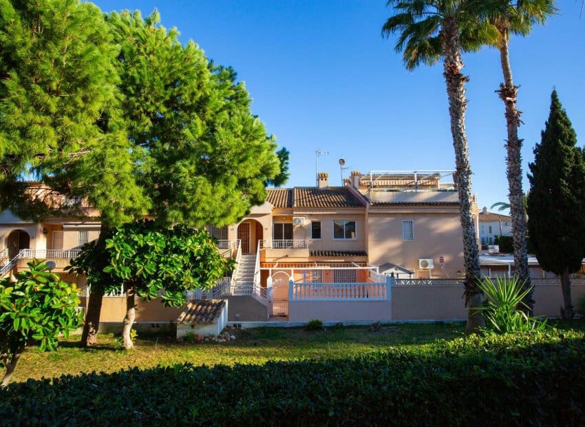 2 soverom Leilighet til salgs i Torrevieja med svømmebasseng - € 149 990 (Ref: 9847695)