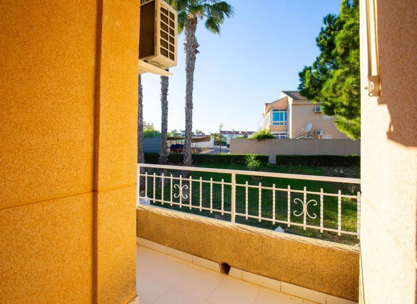 2 soverom Leilighet til salgs i Torrevieja med svømmebasseng - € 149 990 (Ref: 9847695)