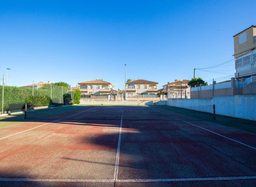 2 soverom Leilighet til salgs i Torrevieja med svømmebasseng - € 149 990 (Ref: 9847695)