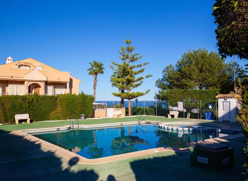 2 soverom Leilighet til salgs i Torrevieja med svømmebasseng - € 149 990 (Ref: 9847695)