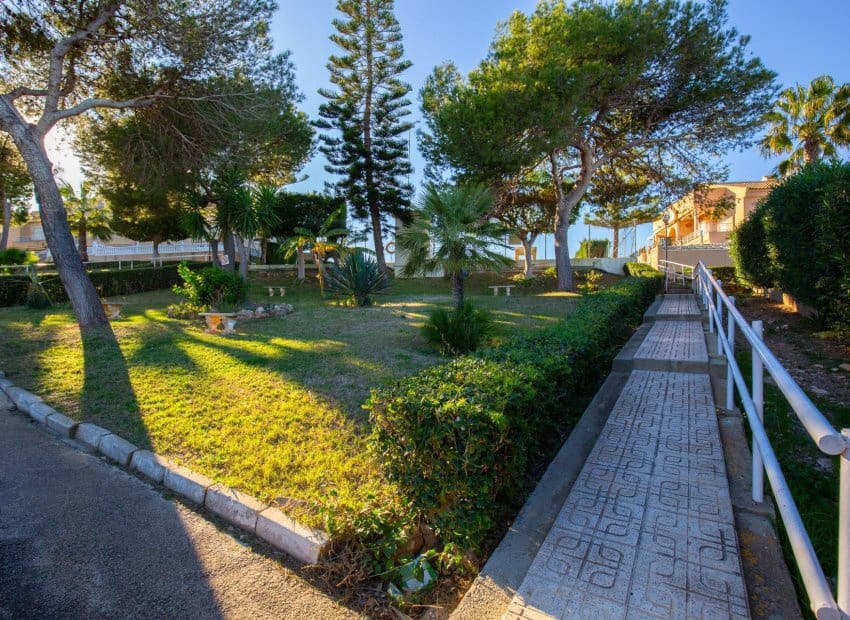 2 soverom Leilighet til salgs i Torrevieja med svømmebasseng - € 149 990 (Ref: 9847695)