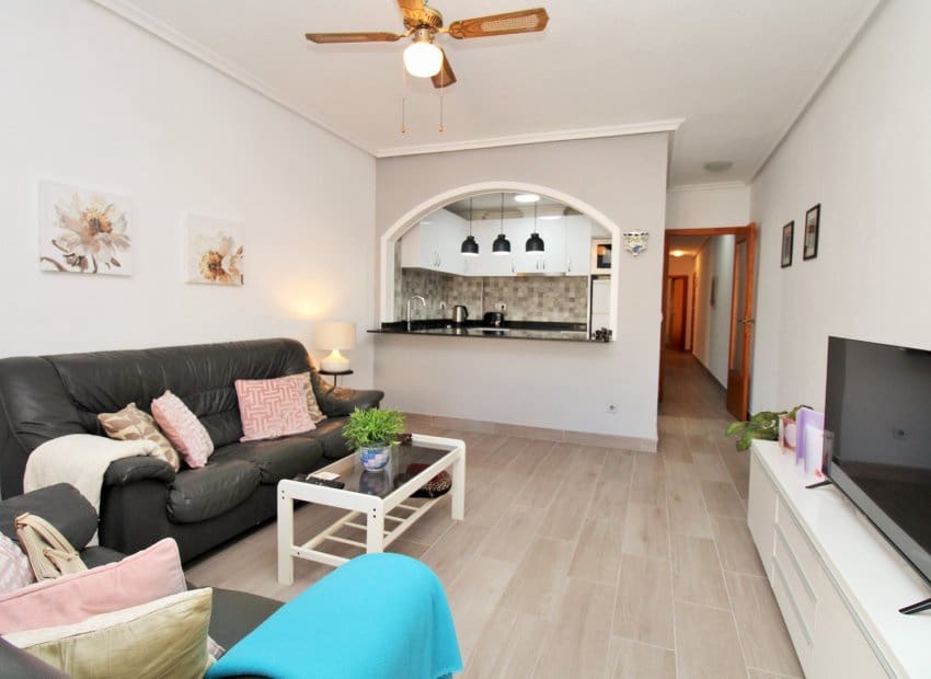 2 Zimmer Apartment zu verkaufen in Torrevieja - 124.900 € (Ref: 9847696)