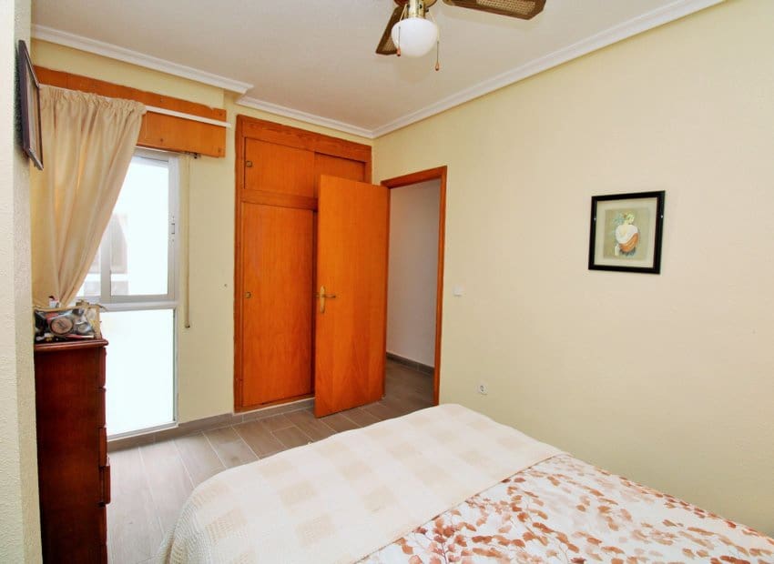 2 Zimmer Apartment zu verkaufen in Torrevieja - 124.900 € (Ref: 9847696)