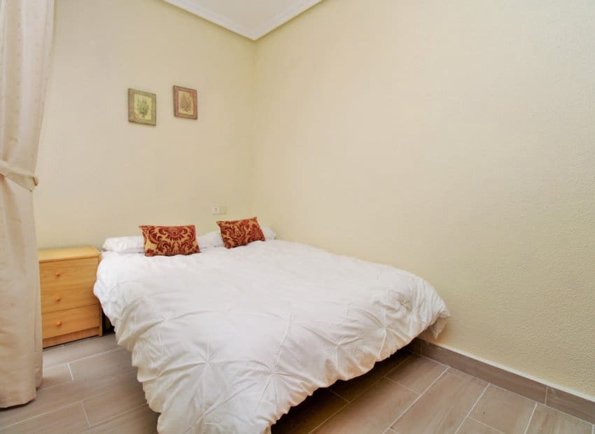 2 Zimmer Apartment zu verkaufen in Torrevieja - 124.900 € (Ref: 9847696)