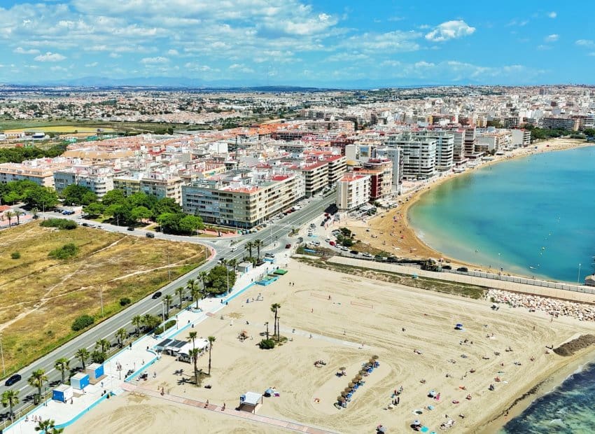 2 Zimmer Apartment zu verkaufen in Torrevieja - 124.900 € (Ref: 9847696)