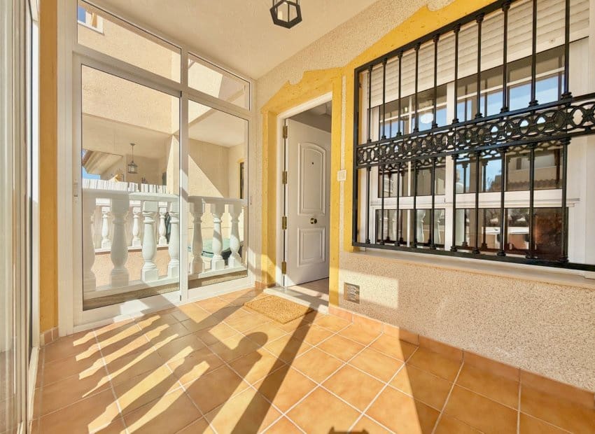 3 slaapkamer Villa te koop in Guardamar del Segura met zwembad - € 185.000 (Ref: 9847698)