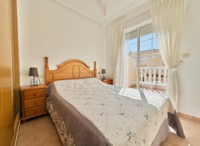 3 slaapkamer Villa te koop in Guardamar del Segura met zwembad - € 185.000 (Ref: 9847698)