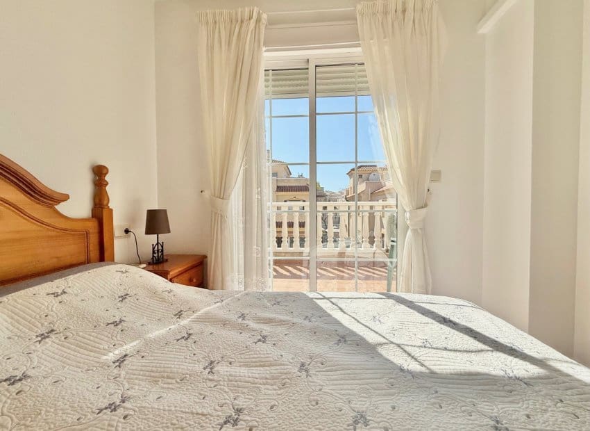 3 slaapkamer Villa te koop in Guardamar del Segura met zwembad - € 185.000 (Ref: 9847698)