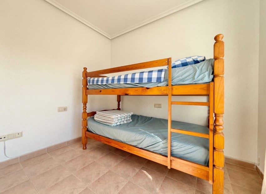 3 slaapkamer Villa te koop in Guardamar del Segura met zwembad - € 185.000 (Ref: 9847698)