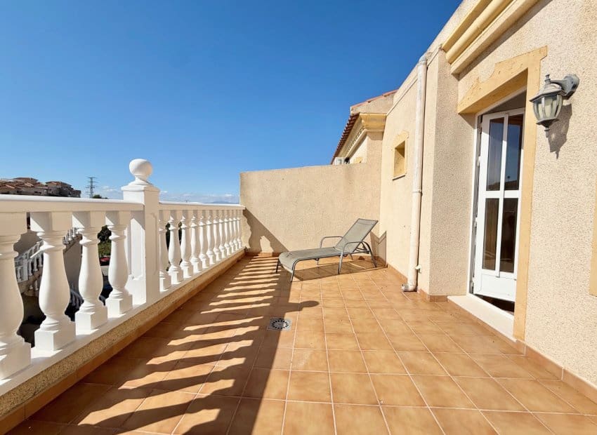 3 slaapkamer Villa te koop in Guardamar del Segura met zwembad - € 185.000 (Ref: 9847698)