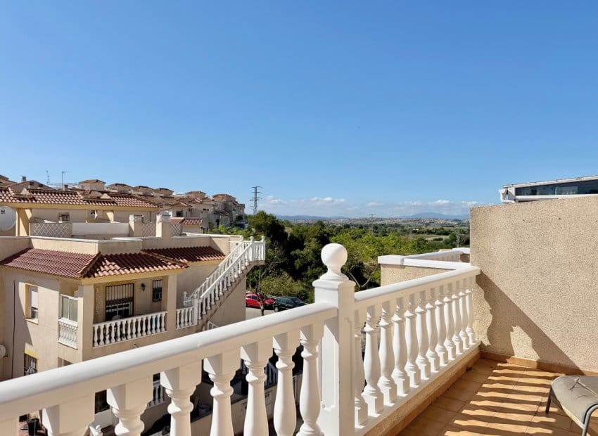 3 slaapkamer Villa te koop in Guardamar del Segura met zwembad - € 185.000 (Ref: 9847698)