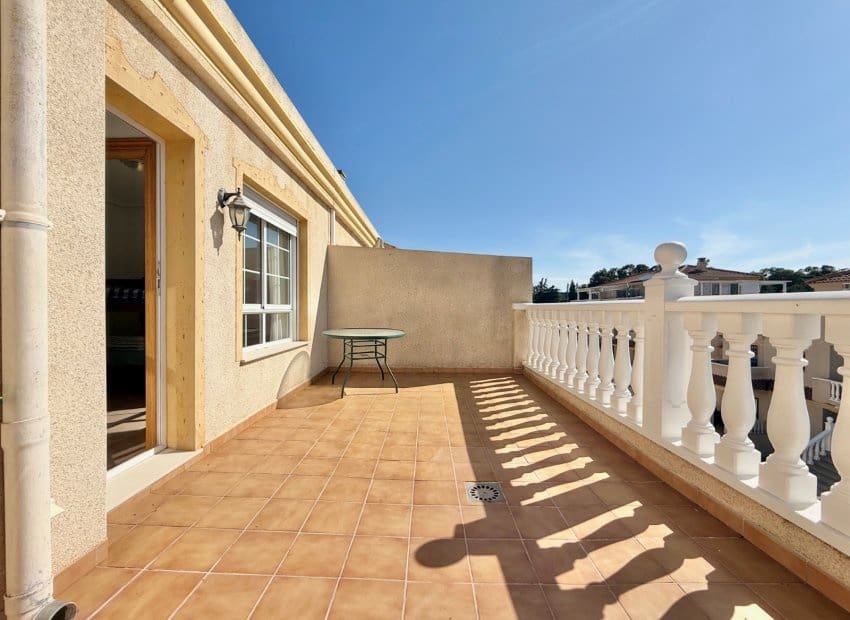 3 slaapkamer Villa te koop in Guardamar del Segura met zwembad - € 185.000 (Ref: 9847698)