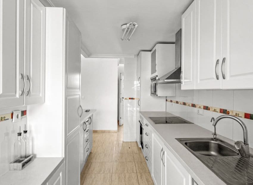 3 makuuhuone Huoneisto myytävänä paikassa Orihuela Costa mukana uima-altaan - 359 000 € (Ref: 9849762)
