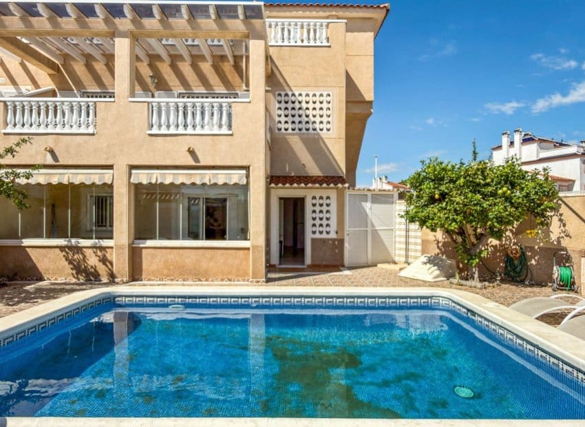 3 makuuhuone Huoneisto myytävänä paikassa Orihuela Costa mukana uima-altaan - 359 000 € (Ref: 9849762)