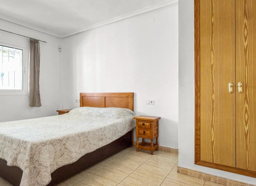 3 makuuhuone Huoneisto myytävänä paikassa Orihuela Costa mukana uima-altaan - 359 000 € (Ref: 9849762)
