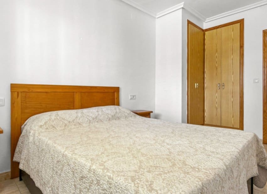 3 makuuhuone Huoneisto myytävänä paikassa Orihuela Costa mukana uima-altaan - 359 000 € (Ref: 9849762)