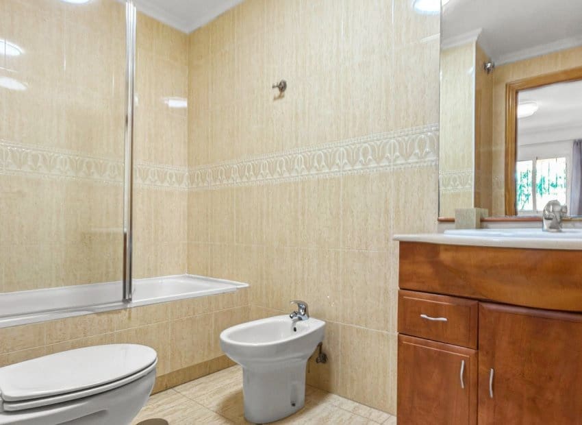 3 makuuhuone Huoneisto myytävänä paikassa Orihuela Costa mukana uima-altaan - 359 000 € (Ref: 9849762)