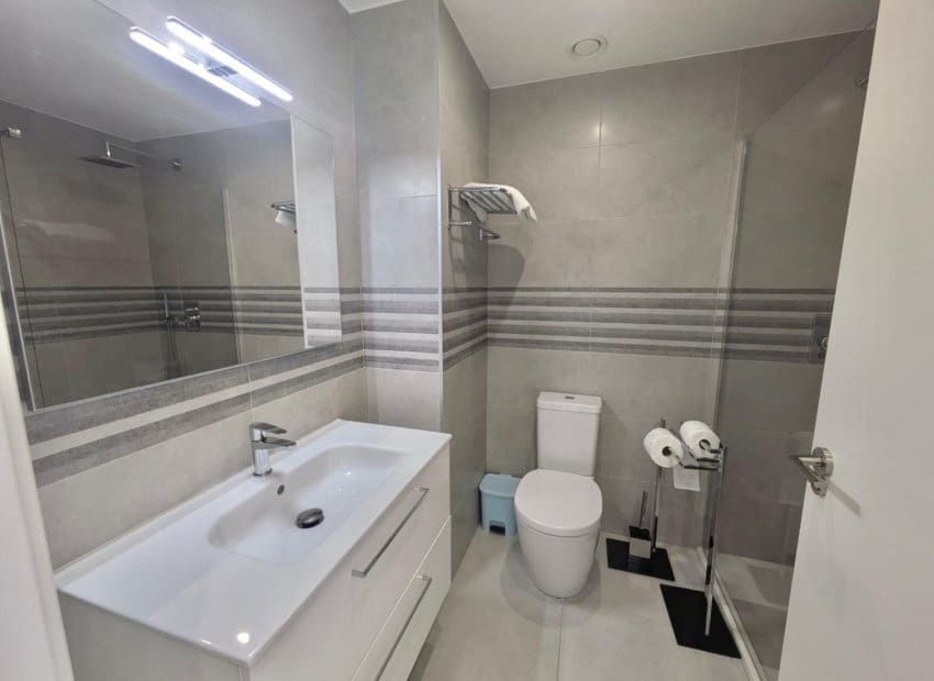 3 bedroom Apartment for sale in Villamartin with pool - € 350,000 (Ref: 9849763)