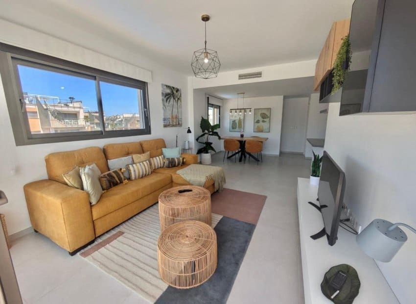 3 bedroom Apartment for sale in Villamartin with pool - € 350,000 (Ref: 9849763)