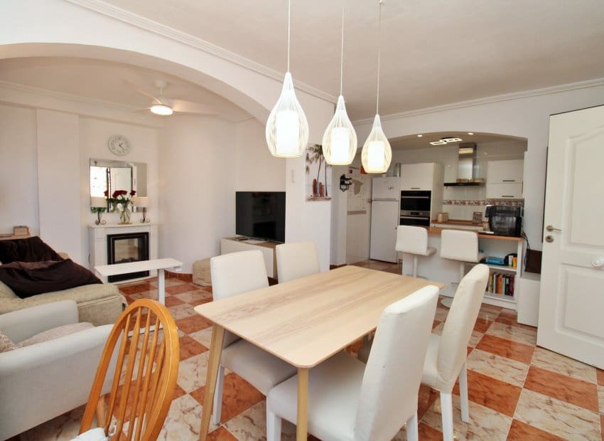 Casa de 2 habitaciones en Orihuela Costa en venta con piscina - 219.900 € (Ref: 9852155)
