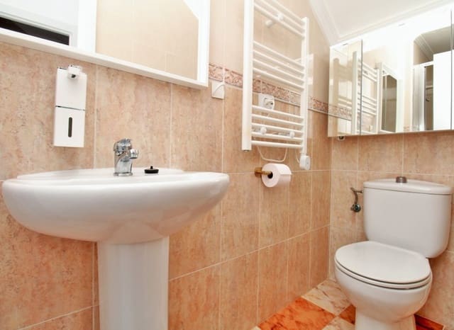 Casa de 2 habitaciones en Lomas de Cabo Roig - Los Dolses, Orihuela en venta con piscina - 219.900 € (Ref: 9852155)