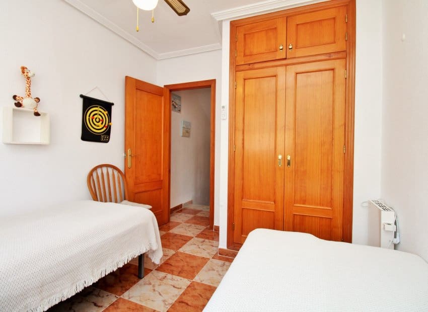 Casa de 2 habitaciones en Orihuela Costa en venta con piscina - 219.900 € (Ref: 9852155)