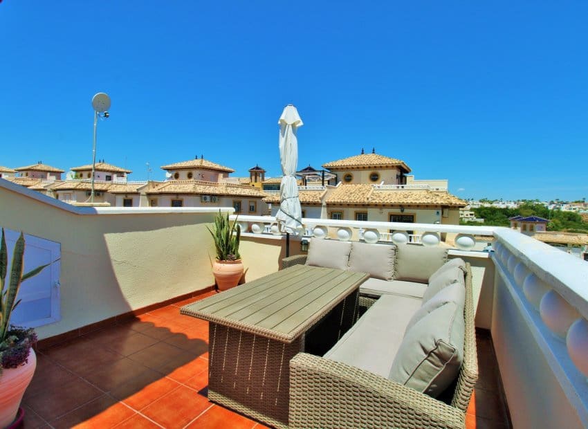 Casa de 2 habitaciones en Orihuela Costa en venta con piscina - 219.900 € (Ref: 9852155)