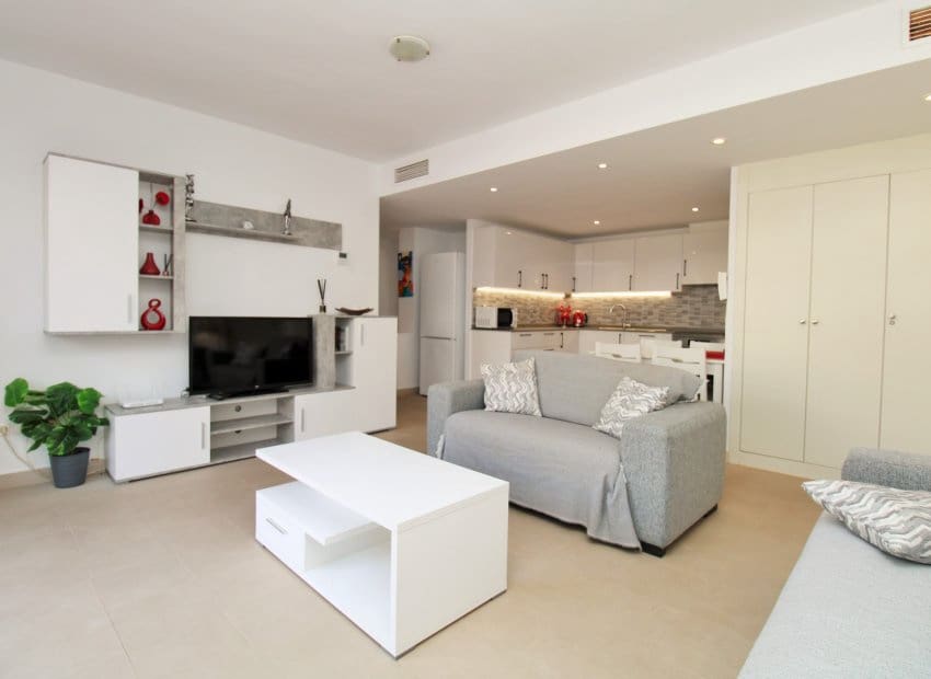 3 soveværelse Lejlighed til salg i Playa Flamenca med swimmingpool - € 225.000 (Ref: 9852156)